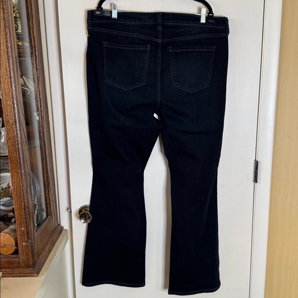 Liverpool Women's Midnight Flare Jeans - Picture 5 of 7